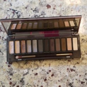 Urban Decay Smoky Eyeshadow Pallet
